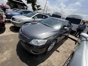 Toyota Camry LE 4dr Sedan (2.5L 4cyl 6AM) 2010 Gray