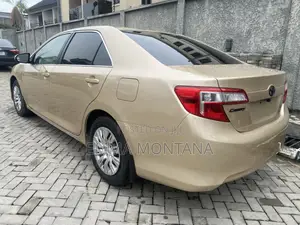Toyota Camry 2012 Gold