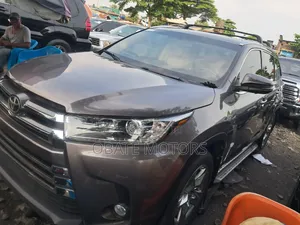 Toyota Highlander Limited V6 4x4 (3.5L 6cyl 6A) 2016 Gray