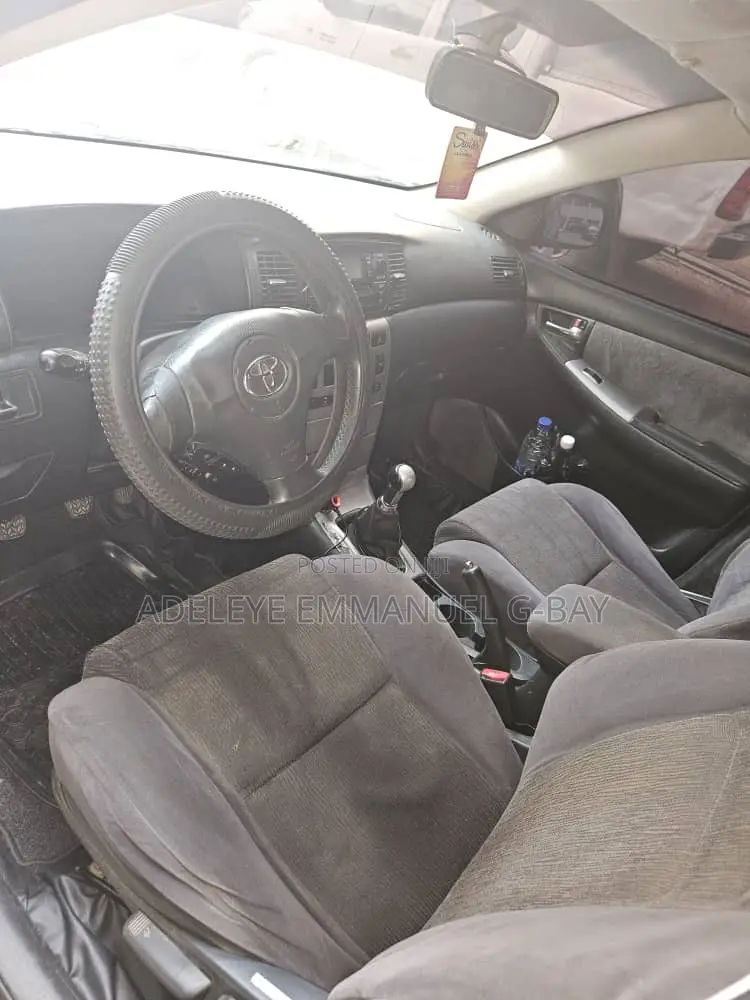 Toyota Corolla 2004 Gray