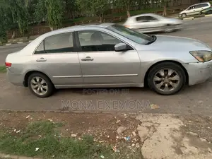 Honda Accord 2006 Silver