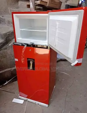 Hisense Top Freezer 205l