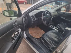 Honda Accord 2004 Silver
