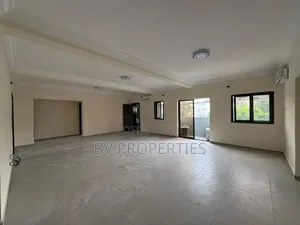 3bdrm Block of Flats in Lekki Phase 1 for rent