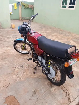 Bajaj Boxer 100 2024 Red