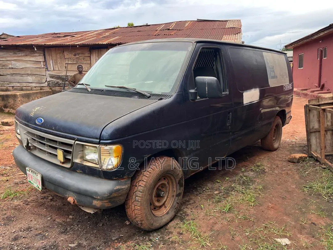 Ford E250 2006 Blue