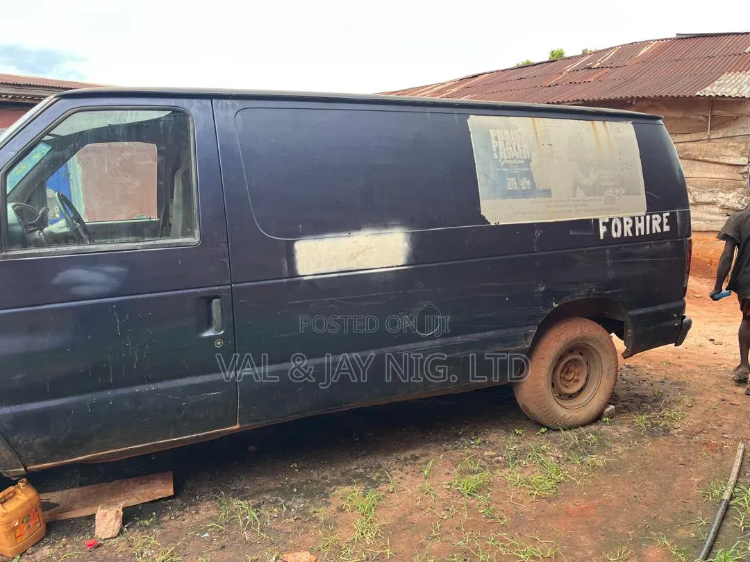 Ford E250 2006 Blue