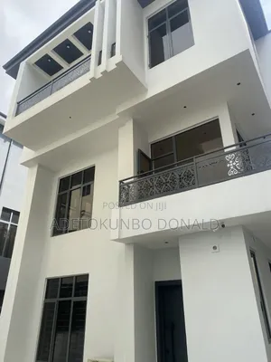 5bdrm Duplex in Magodo Shangisha for rent