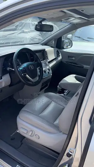 Toyota Sienna 2015 Gray