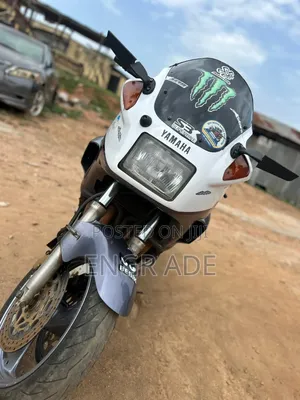 Yamaha 2000 Gray