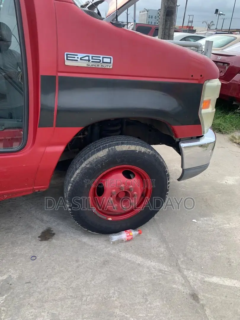 Ford E450 2010 Red
