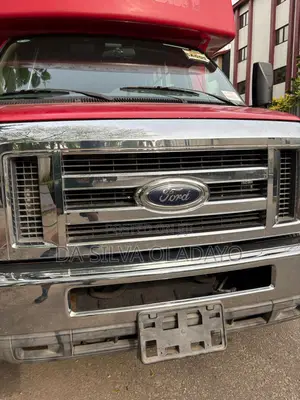 Ford E450 2010 Red