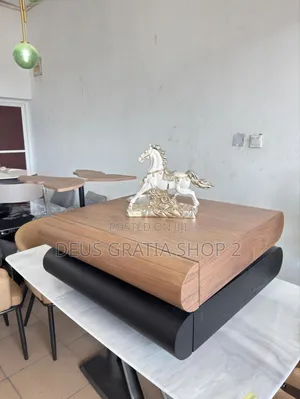High Quality Brown Wooden Centre Table for Living Room
