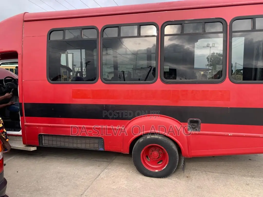 Ford E450 2010 Red