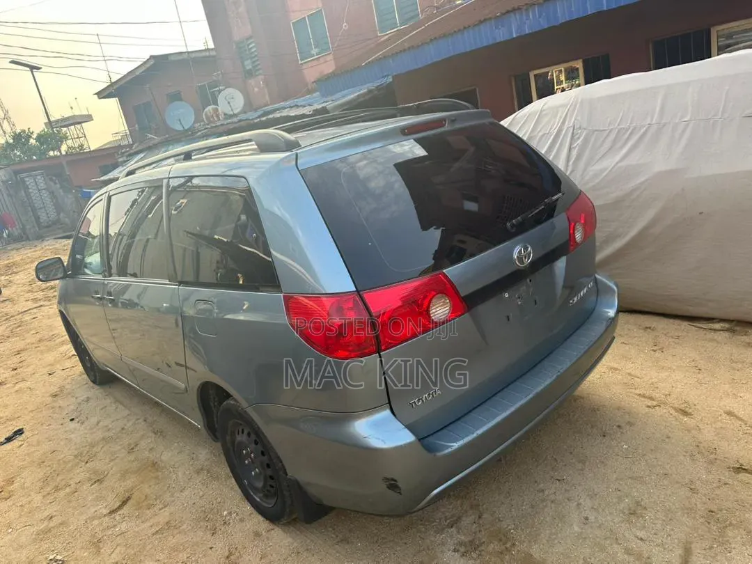 Toyota Sienna 2007 Blue