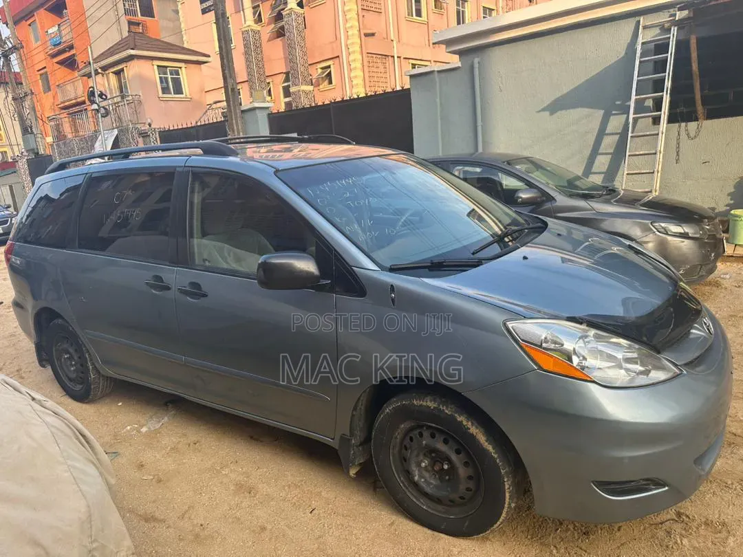 Toyota Sienna 2007 Blue