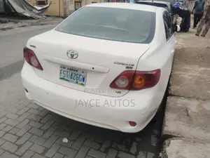 Toyota Corolla 2010 White