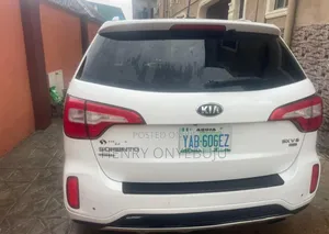 Kia Sorento Limited 4dr SUV AWD (3.3L 6cyl 6A) 2015 White