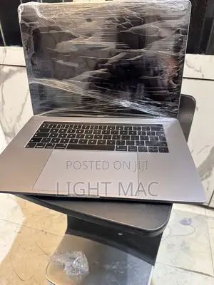 Laptop Apple MacBook Pro 2018 32GB Intel Core i7 SSD 512GB