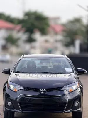 Toyota Corolla S w/Special Edition Pkg (1.8L 4cyl CVT) 2016 Black