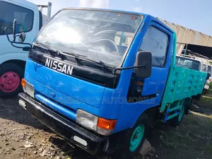Nissan Cabtsar Four Tires