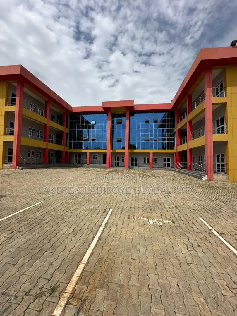 36 Nos Office Space