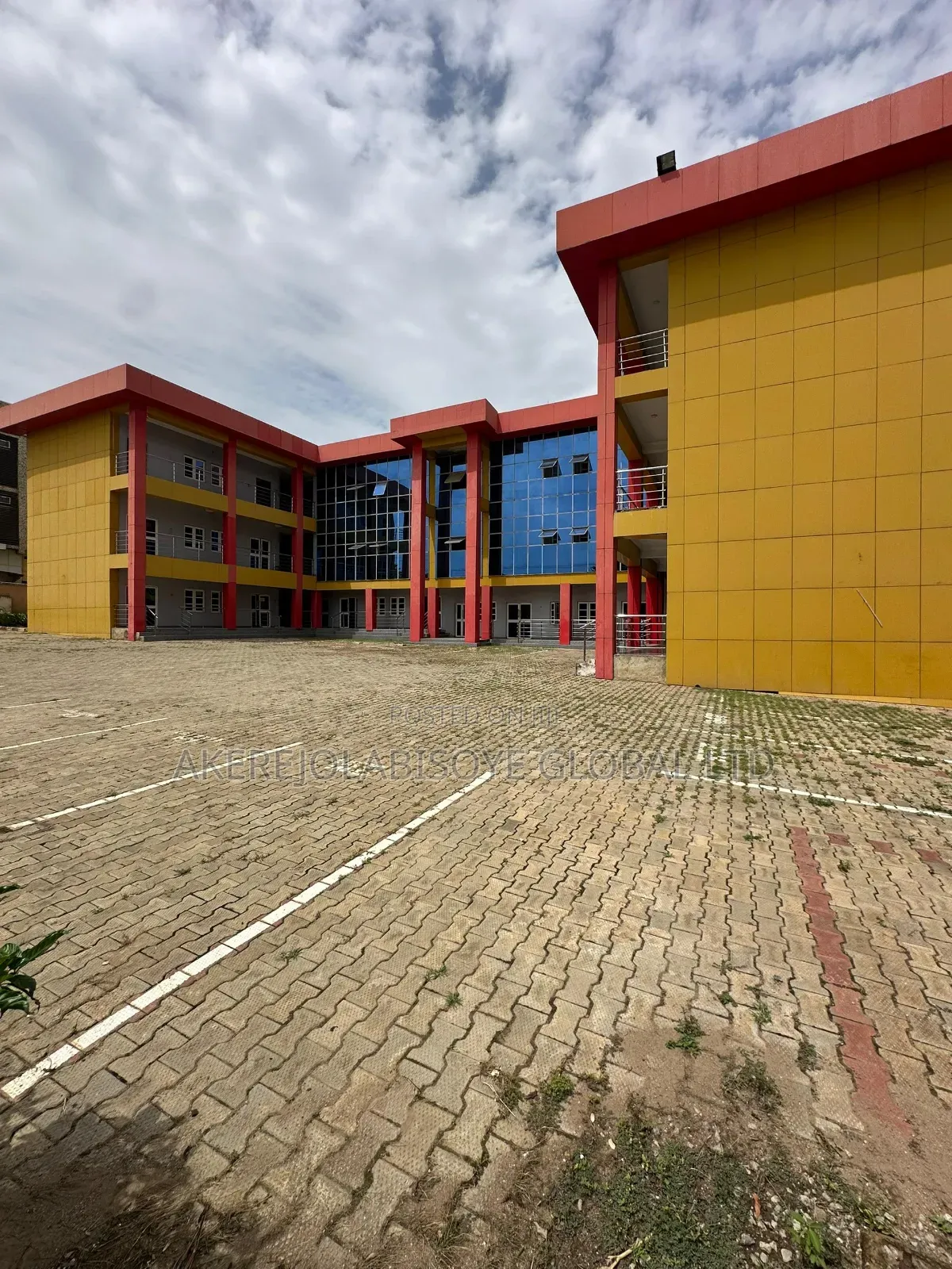 36 Nos Office Space
