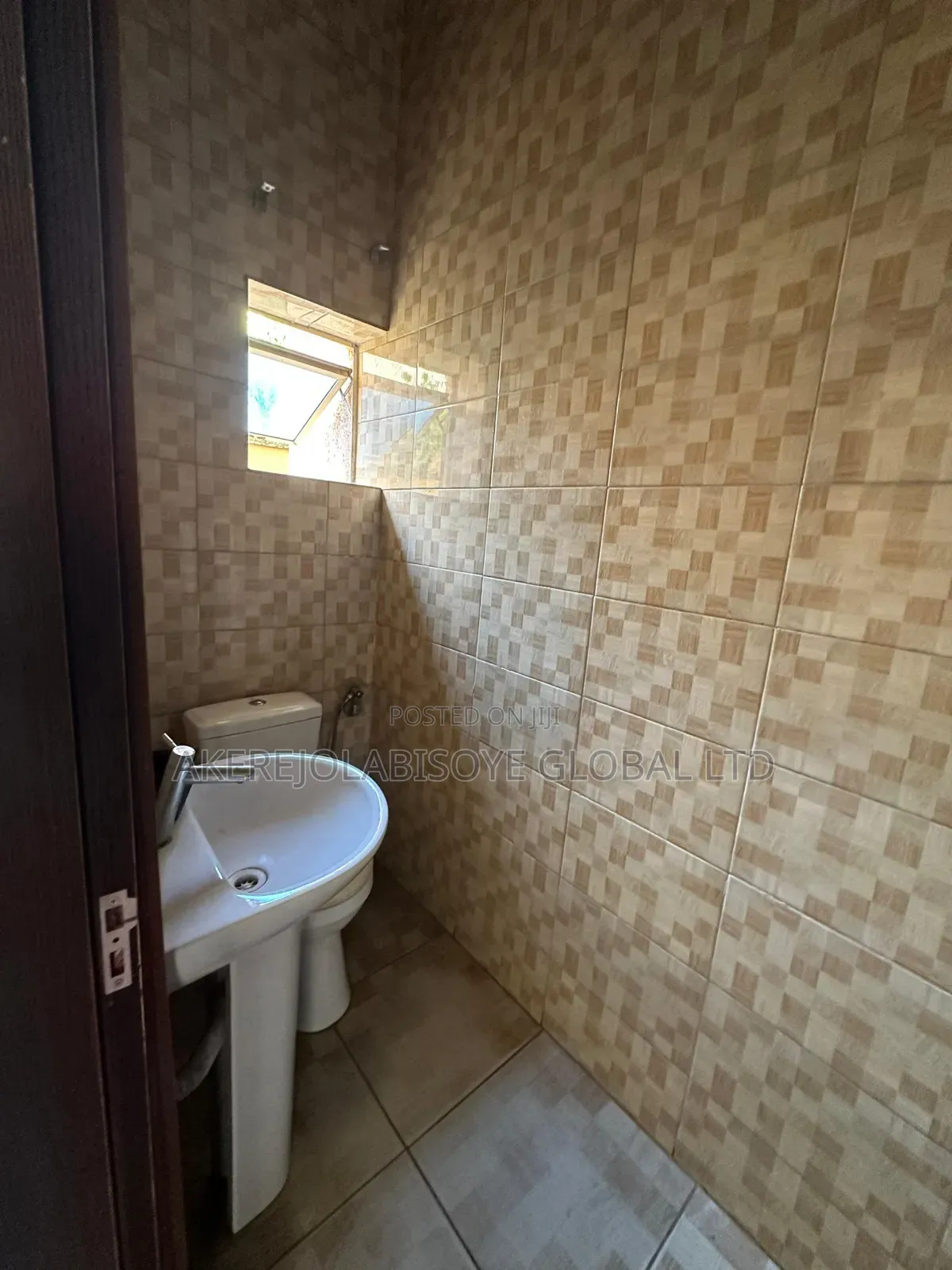 36 Nos Office Space