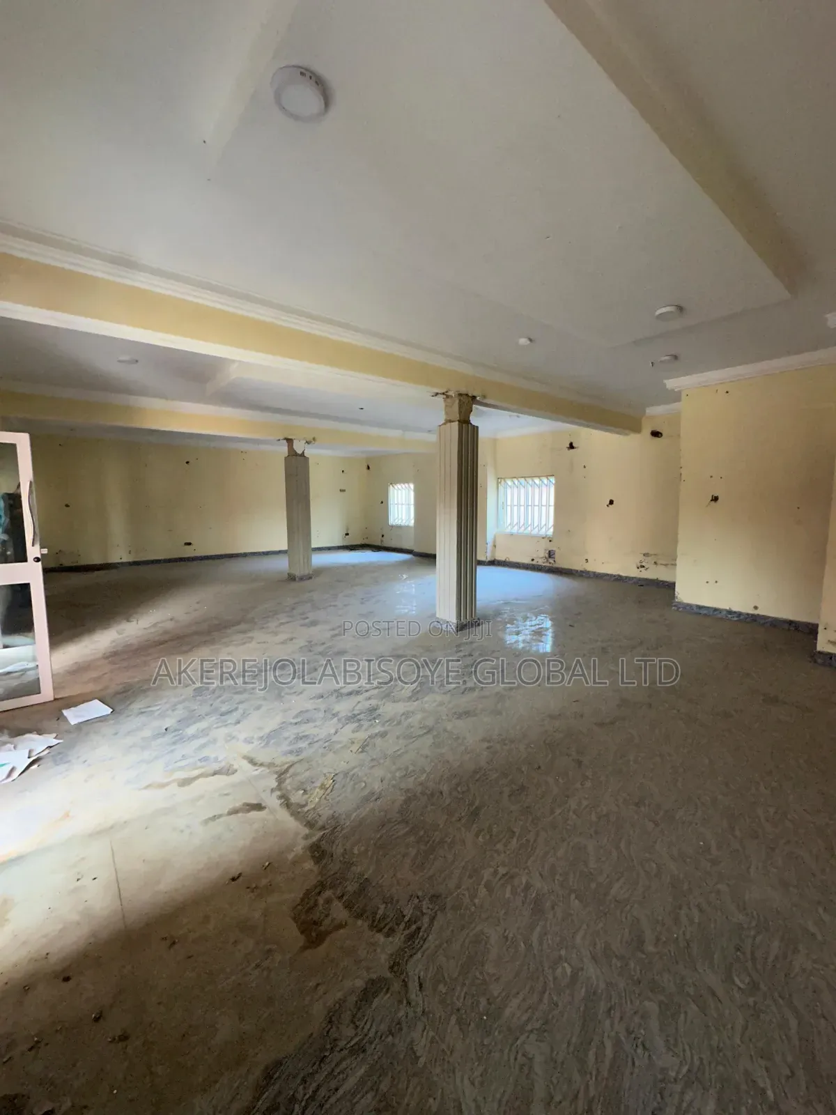 36 Nos Office Space