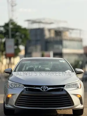 Toyota Camry XLE 4dr Sedan (2.5L 4cyl 6A) 2016 Silver