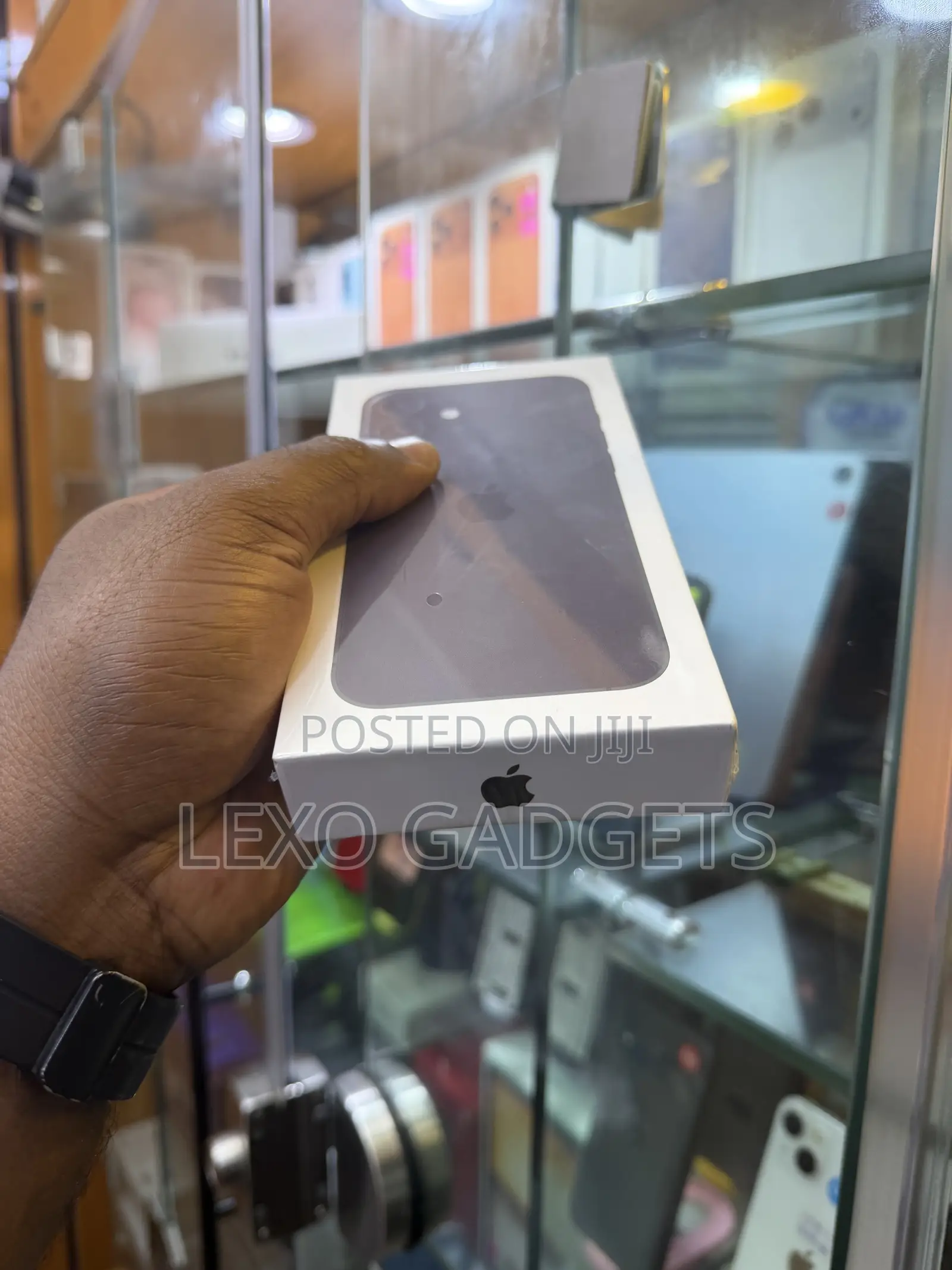 New Apple iPhone 16 128 GB Black
