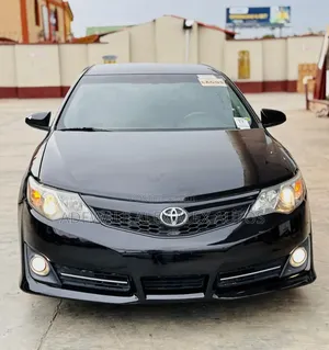 Toyota Camry XLE 4dr Sedan (2.5L 4cyl 6A) 2013 Black