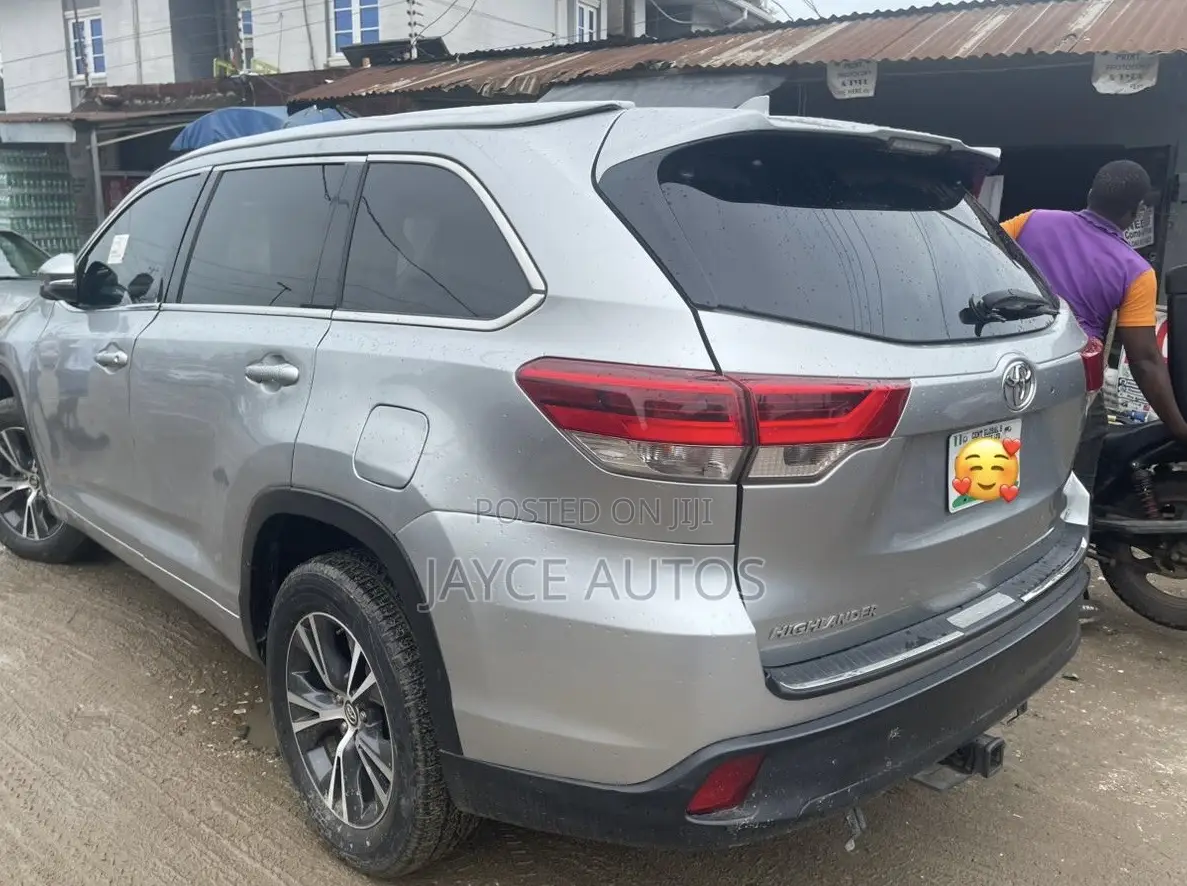 Toyota Highlander 2017 Silver