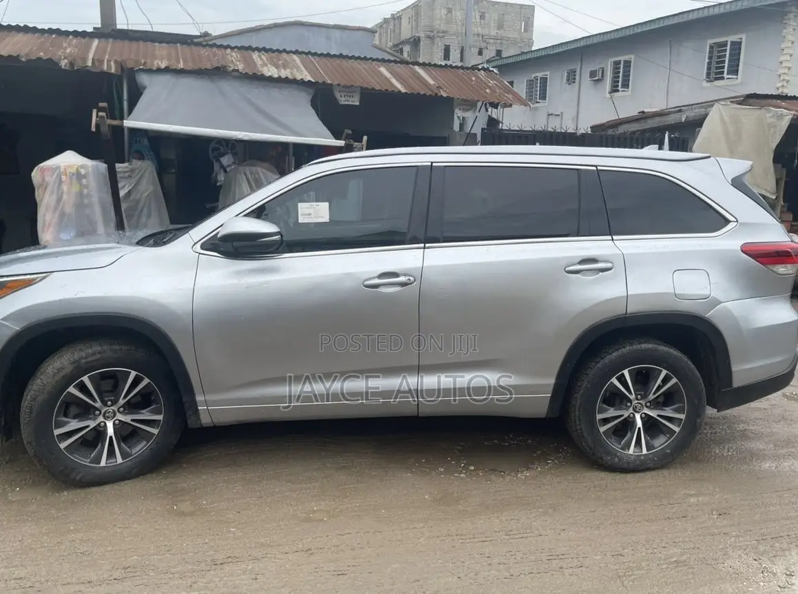 Toyota Highlander 2017 Silver
