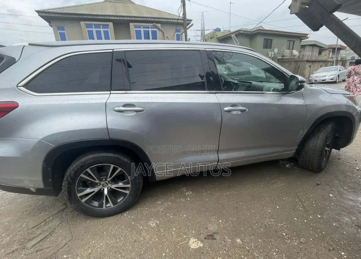 Toyota Highlander 2017 Silver
