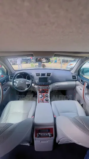 Toyota Highlander Limited 2012 Silver