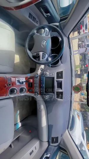 Toyota Highlander Limited 2012 Silver