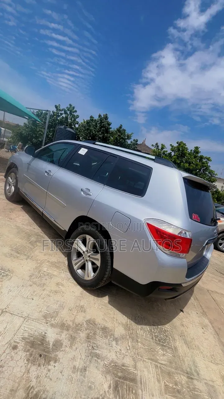 Toyota Highlander Limited 2012 Silver