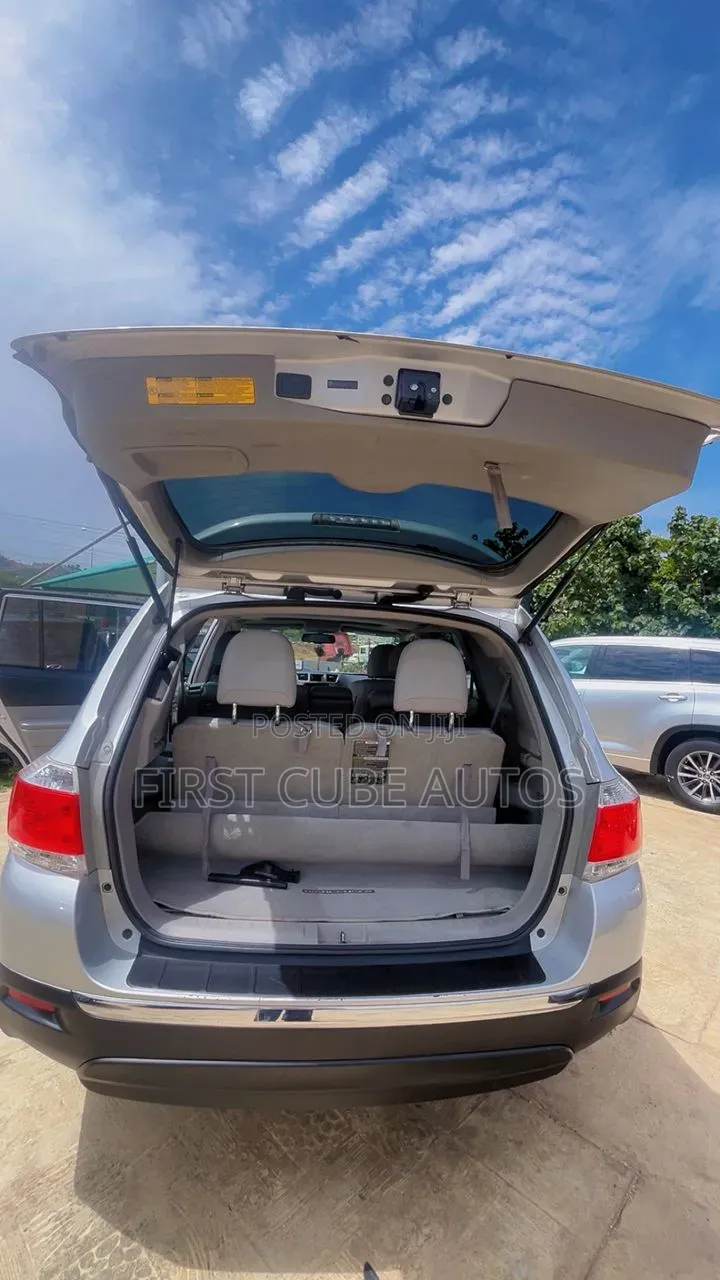 Toyota Highlander Limited 2012 Silver