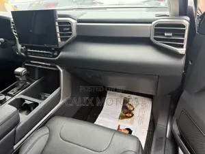 Toyota Tundra 2024 Black