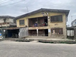 20bdrm House in Kilo for sale