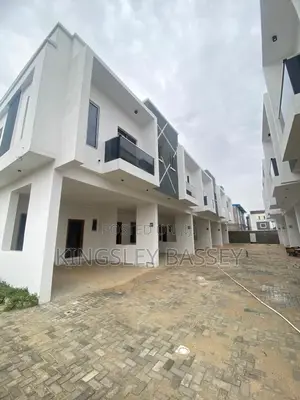 5bdrm Duplex in Chevron for sale
