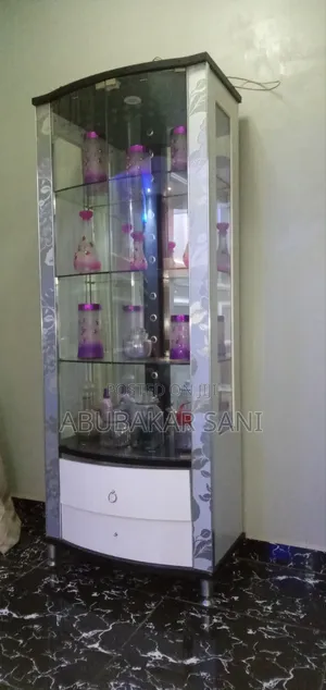 Show Glass