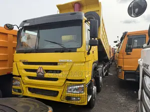Foreign Used Howo Dump 12 Tyres Truck.