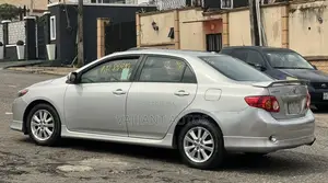 Toyota Corolla 2010 Silver