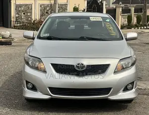 Toyota Corolla 2010 Silver