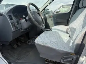 Toyota HiAce 2005 Grey