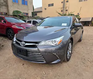 Toyota Camry XLE 4dr Sedan (2.5L 4cyl 6A) 2016 Gray