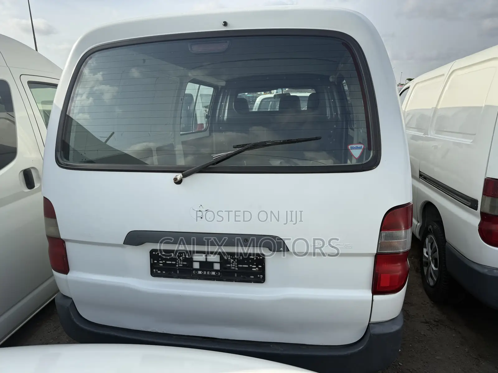 Toyota HiAce 2005 White