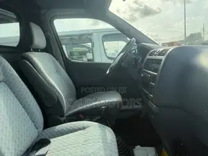 Toyota HiAce 2005 Grey